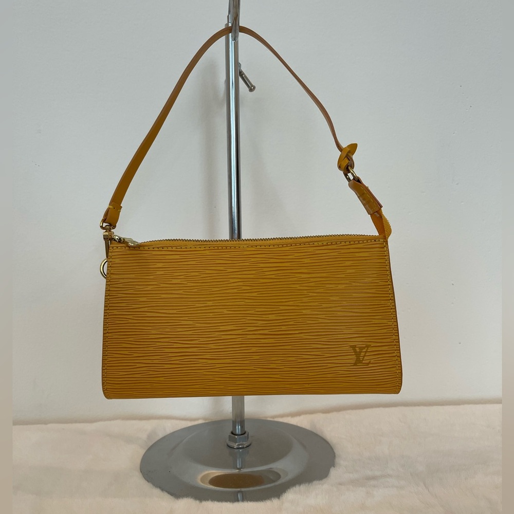 Louis Vuitton Pochette Accessoires